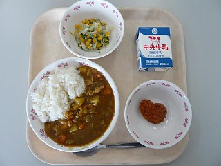 米粉のカレーライス(柿ピューレ入り)