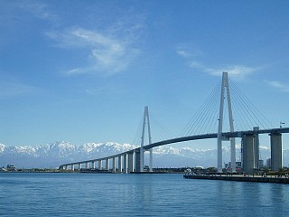 日本海側最大級の斜張橋