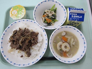黒田庄和牛スペシャル丼、菊芋の具だくさんほっこり汁、小松菜とれんこんの金ごま和え、ゆずゼリー