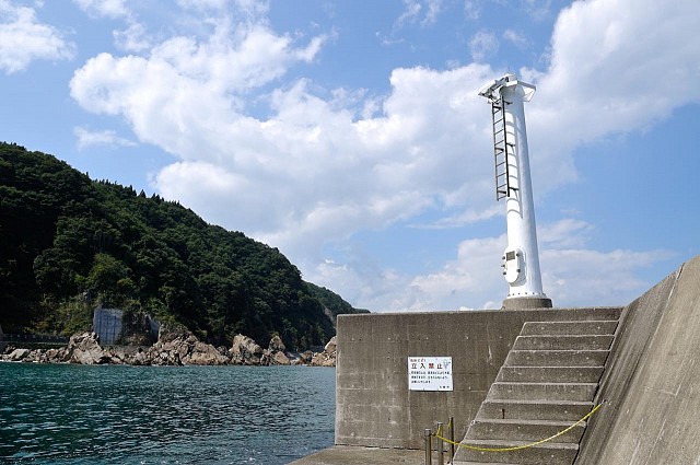 久慈市小袖漁港(オープニングの白い灯台)