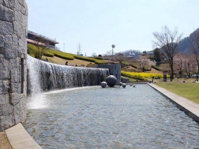 津久井湖と城山を一望できる公園